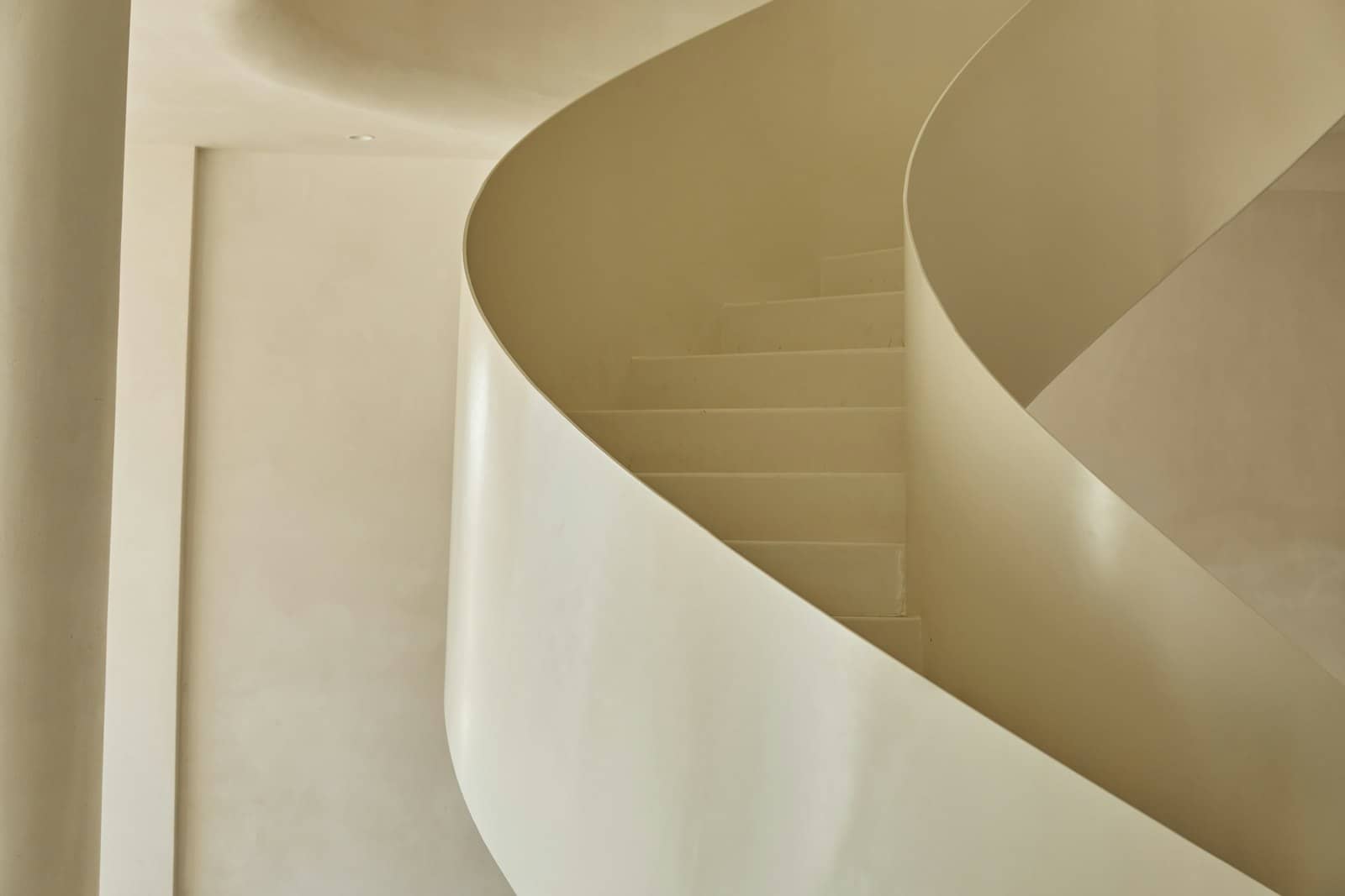 Escalier aux courbes douces